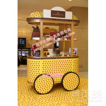 珠宝首饰零售新风尚 定制特价饰品车，开启灵活展销新篇章